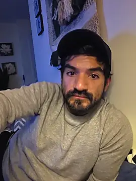 piggylatino online show from March 29, 12:00 am