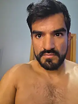piggylatino online show from June 5, 1:10 am