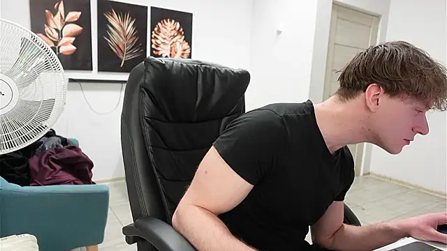 Charles Dreams online show from February 3, 7:08 pm