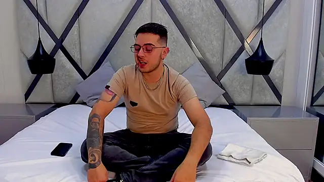 Ethan Greys online show from January 14, 12:48 am