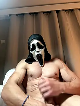 Luna MaskedMan online show from December 20, 9:05 am