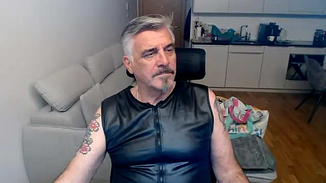 Buidapest online show from February 18, 10:40 pm