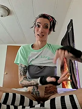 MaitressePomme3 online show from November 28, 2:08 pm