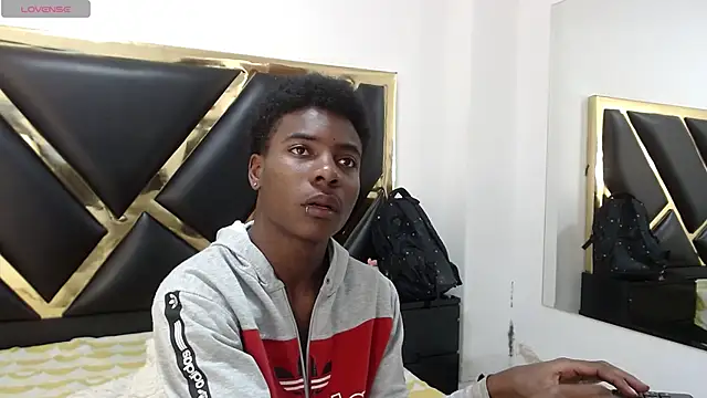 NoahJhonson69 online show from April 17, 2:20 pm