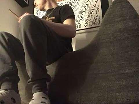 Spielzeugtwink online show from April 16, 10:23 pm