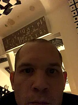 Spielzeugtwink online show from November 19, 5:13 pm