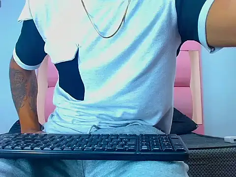 Hot Latino x online show from February 23, 12:51 pm