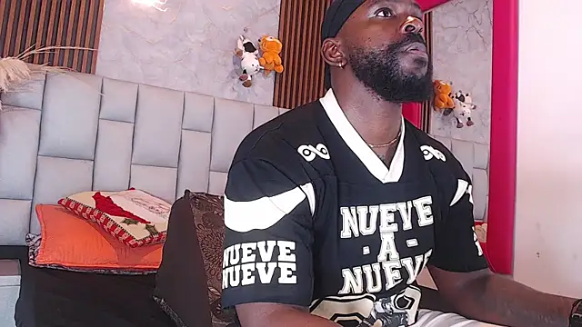 BlackEmperador online show from December 18, 4:41 am