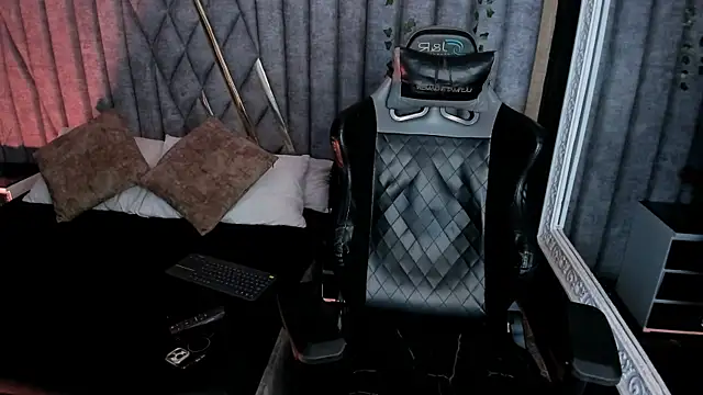 NicolaiKarav online show from July 11, 1:13 pm