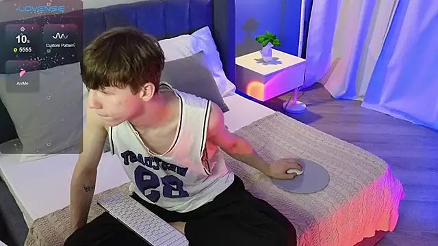 cuMte boy online show from November 24, 4:24 am