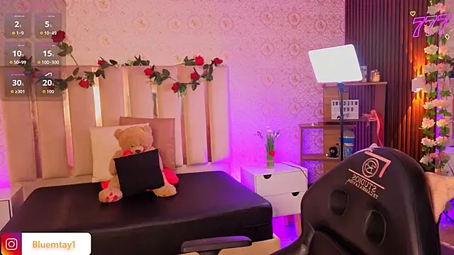 kaelwolf tay online show from March 27, 7:15 pm