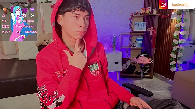 kaelwolf tay online show from March 19, 7:06 pm