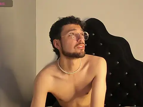 JonnyGreey online show from December 4, 8:05 pm