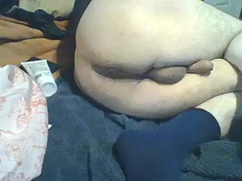 Snapshot of xxxenzo1 chatting on December 30, 11:49 pm xxxenzo1 online show from December 30, 11:49 pm
