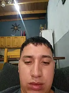 Alvarezz0202 online show from March 6, 3:53 pm