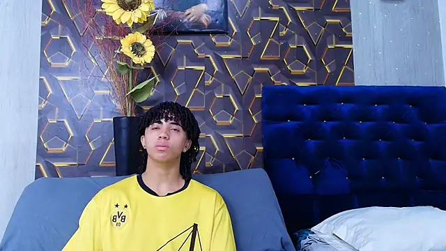 kim curlyy online show from July 4, 3:15 pm
