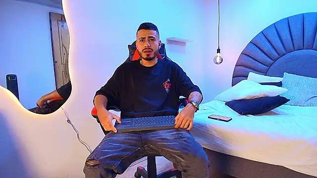 MatthewCullen online show from February 15, 8:24 am