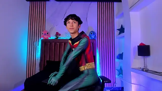 SthepanodiMonaco online show from January 17, 10:33 pm