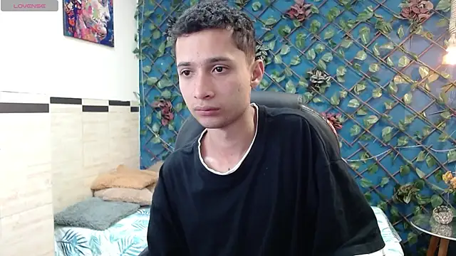 LucassSmith11 online show from April 17, 8:00 pm