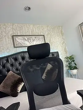 Lander Cruz online show from February 4, 7:53 pm