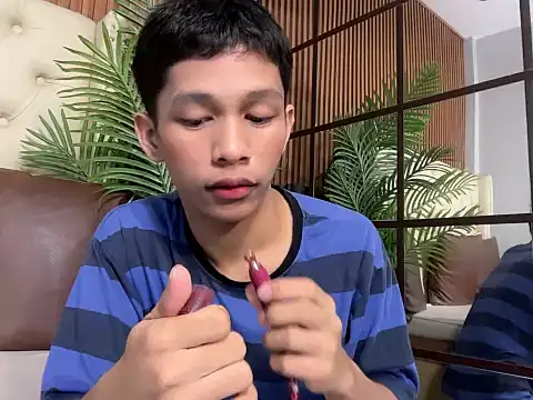 TheBoyAboveYou online show from July 25, 4:37 pm