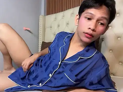 TheBoyAboveYou online show from April 18, 10:09 pm