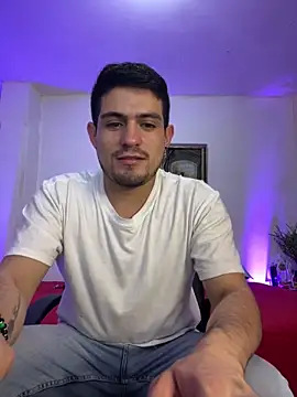 williamsmiiths16 online show from December 21, 3:14 am