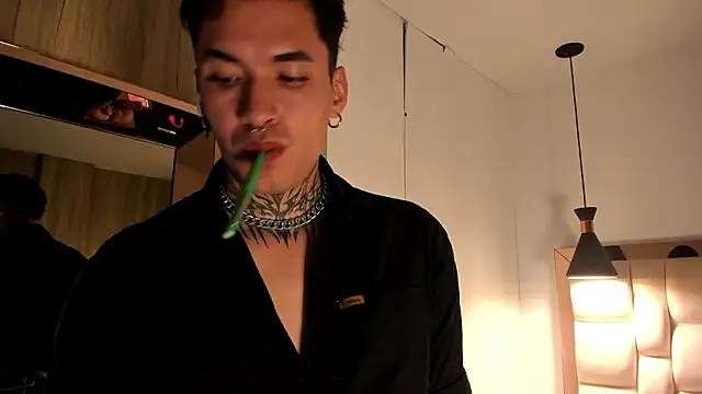 AlecBanne online show from February 3, 1:25 am