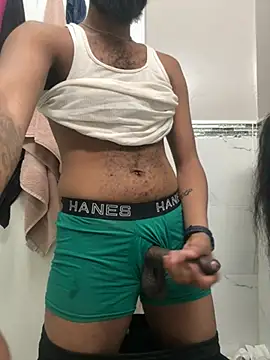 curvyuncut online show from April 13, 8:42 pm