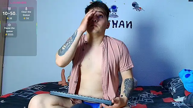 ethan  01 online show from December 18, 11:56 pm