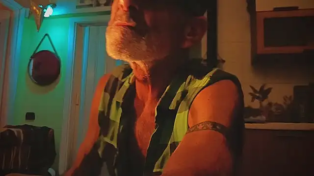 4skinlvrI online show from January 11, 2:26 am