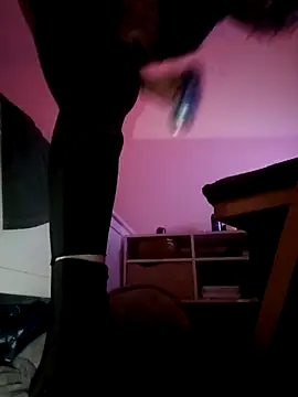 Olivassl22 online show from March 25, 10:36 pm