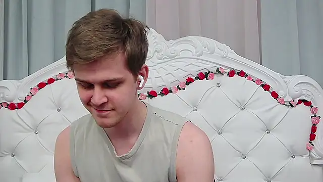 NickJohnas online show from April 11, 6:44 pm