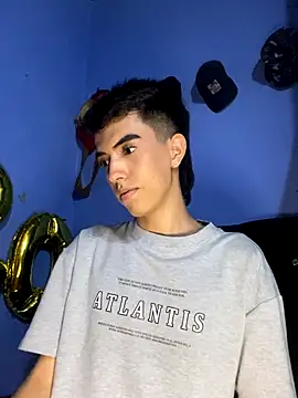 Juan Gomezz26 online show from December 14, 11:12 pm