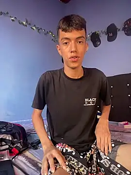 Juan Gomezz26 online show from April 7, 9:37 pm