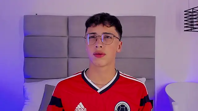 JoshClaarktt online show from June 18, 4:36 am
