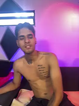 MarvinandtheBbys online show from April 4, 8:06 pm