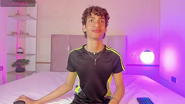 Will Turneer online show from December 22, 9:45 pm