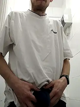 CrookedBunk3527 online show from December 20, 6:15 pm