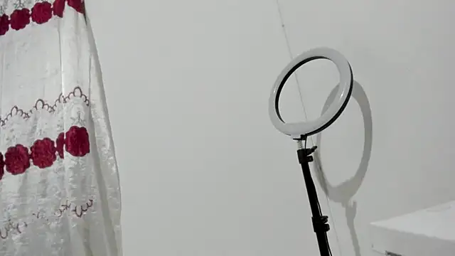 cirosky elchicopolla online show from April 9, 3:04 am