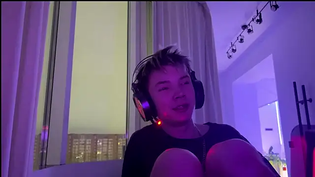 MilesSwanson online show from December 18, 11:12 pm