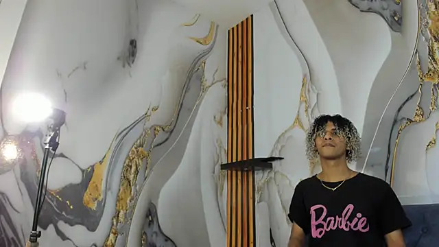 Victor LatinBoy online show from December 21, 6:49 pm