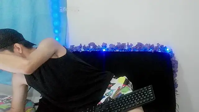 nico22love online show from February 6, 12:35 pm