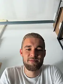 Benjamiinlt online show from June 14, 12:29 pm