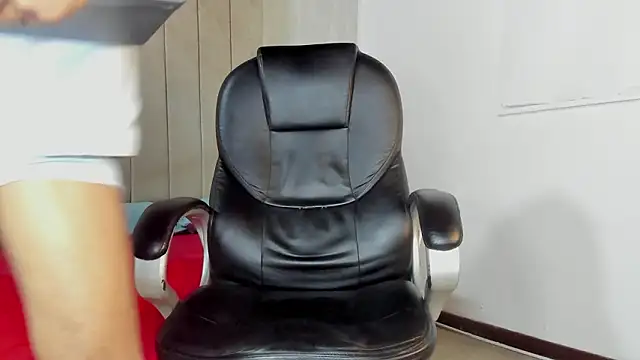 Liam Mush online show from February 19, 9:00 pm