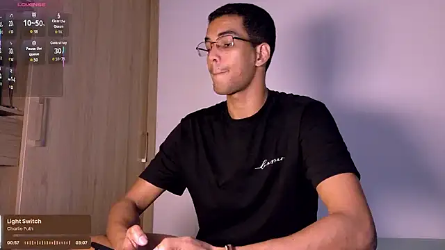 Pikashu7u7 online show from January 8, 2:22 pm