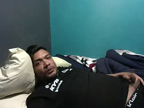 latinomoreno95 online show from April 5, 11:18 am