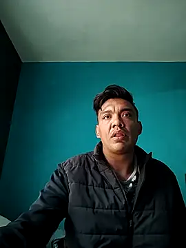 latinomoreno95 online show from January 31, 7:34 pm