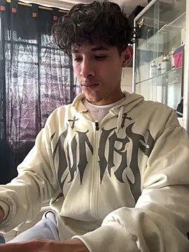 MaxStar26 online show from February 5, 2:24 pm