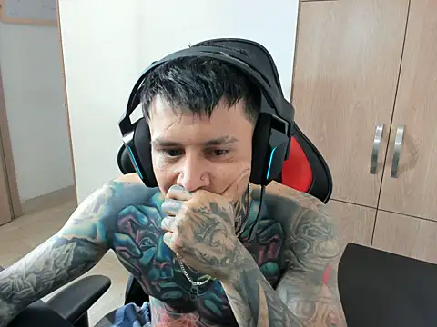 Chrissblack online show from June 19, 4:56 pm